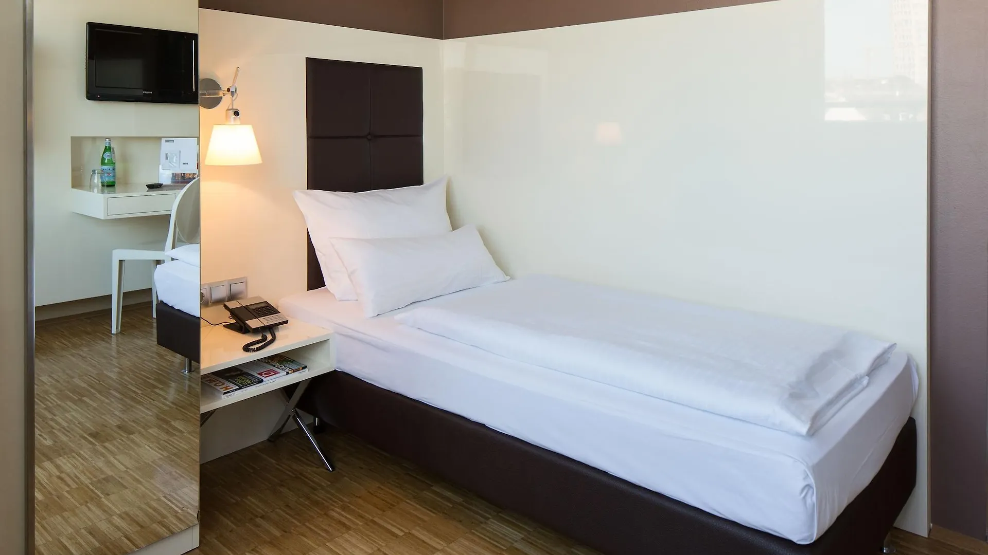 ****  Hotel Santo Cologne Germany