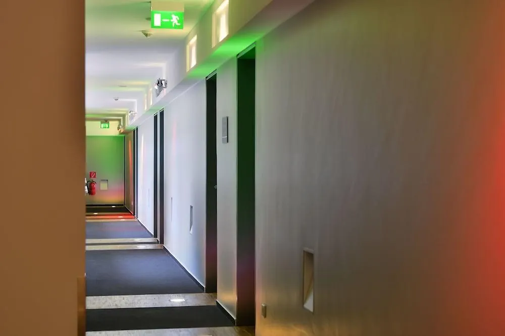 Hotel Santo Cologne 4*,